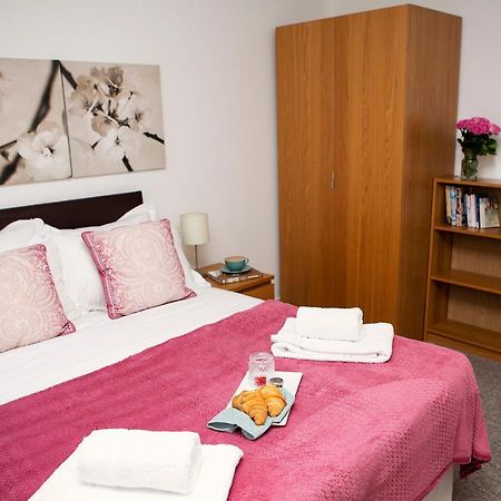 Apt 2, Trafalgar Square 2Nd Floor By Indigo Flats Лондон Екстериор снимка