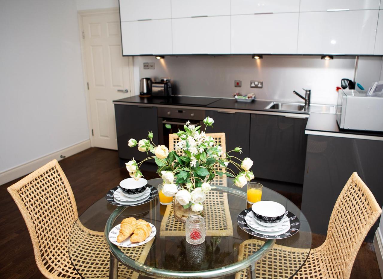 Apt 2, Trafalgar Square 2Nd Floor By Indigo Flats Лондон Екстериор снимка