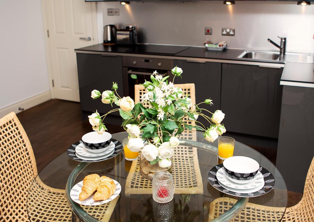 Apt 2, Trafalgar Square 2Nd Floor By Indigo Flats Лондон Екстериор снимка
