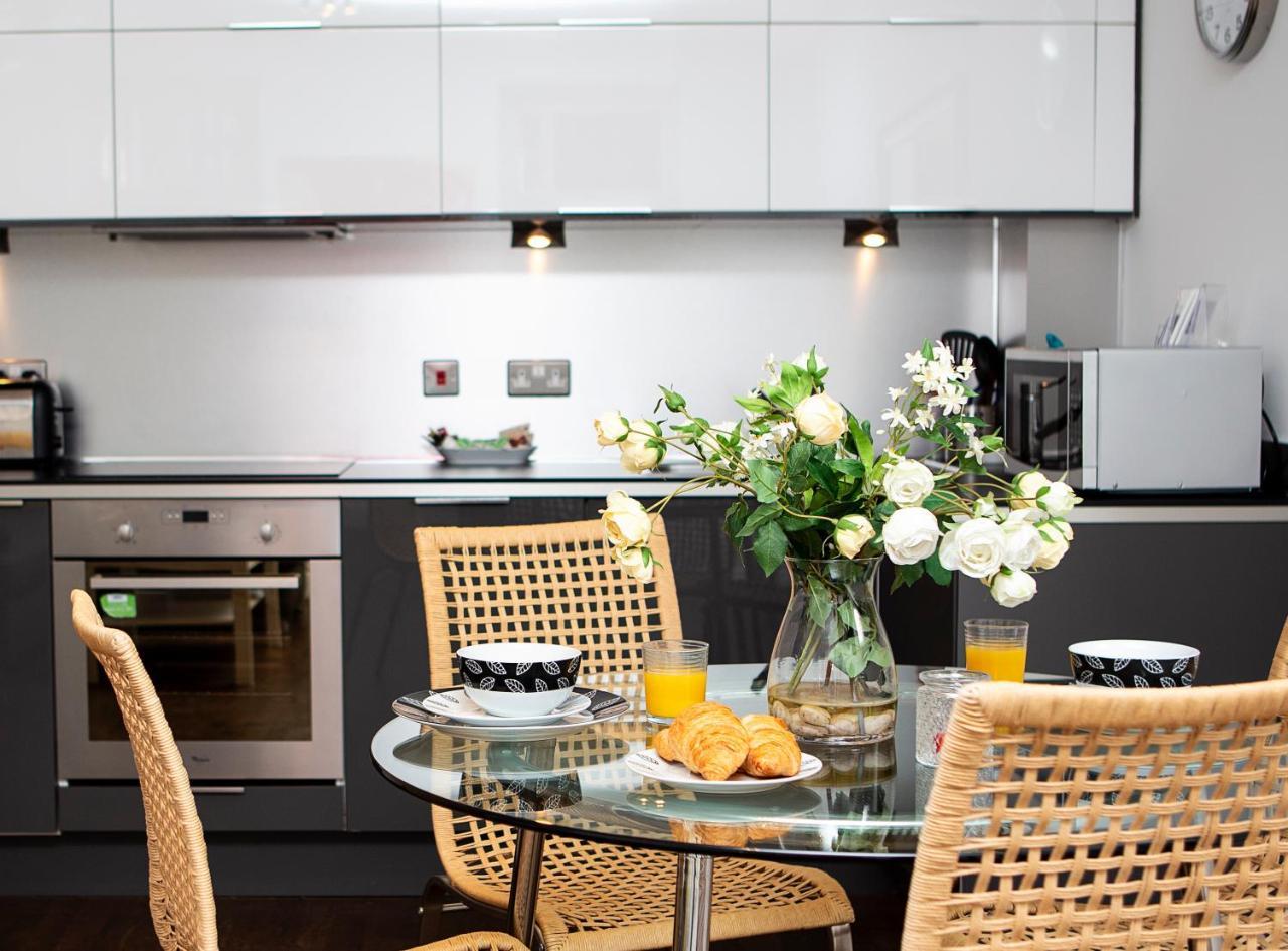 Apt 2, Trafalgar Square 2Nd Floor By Indigo Flats Лондон Екстериор снимка