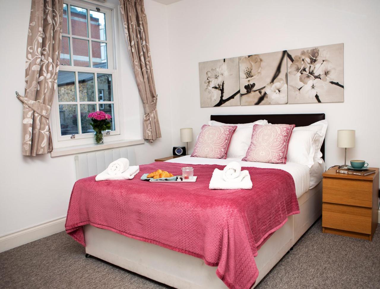 Apt 2, Trafalgar Square 2Nd Floor By Indigo Flats Лондон Екстериор снимка